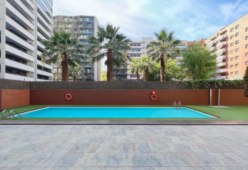 Swimming pool, Swimming pool