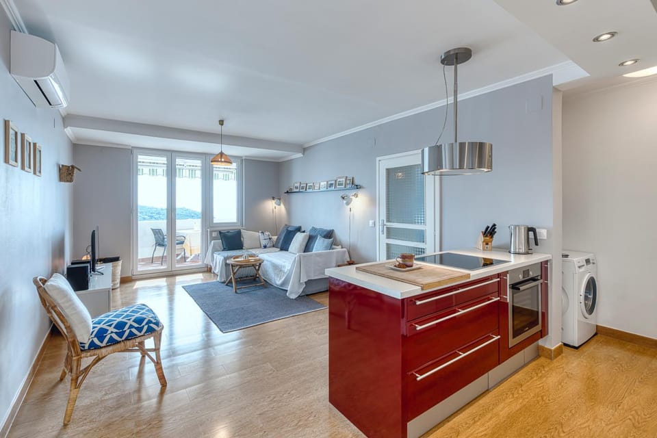Kitchen or kitchenette, Living room