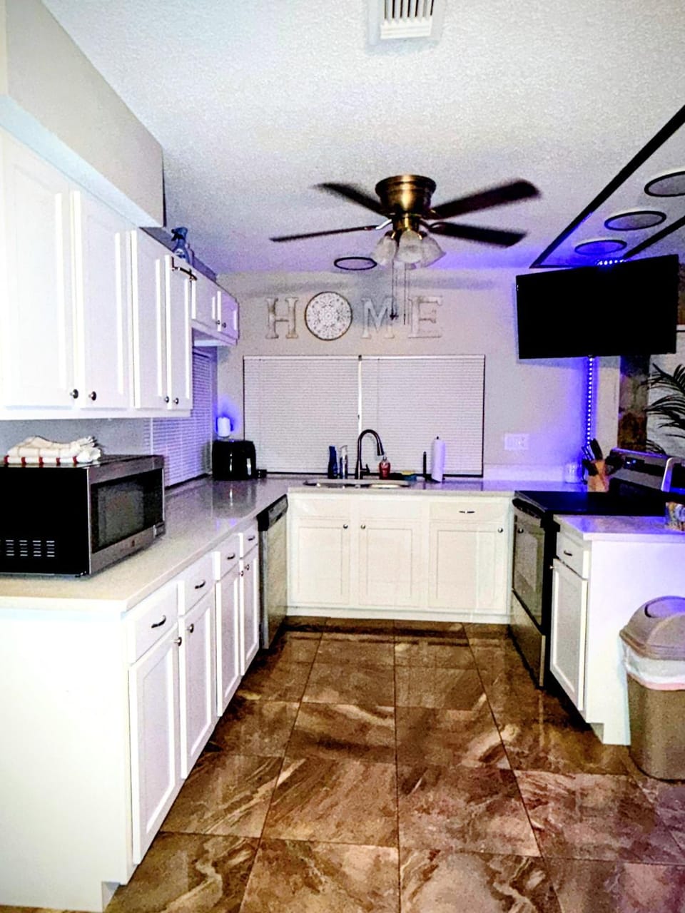 Kitchen or kitchenette, dishwasher, minibar, oven, pet friendly, stove