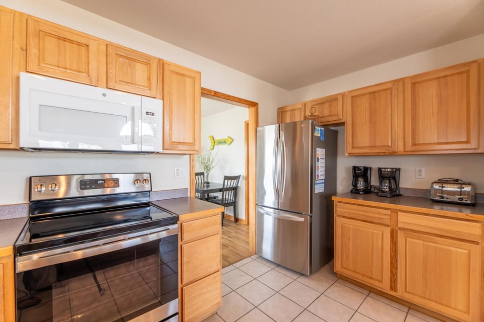 Salty Vibes - Nags Head MP 16, Pool, Hot Tub, Pool Table, Pets OK House in Whalebone