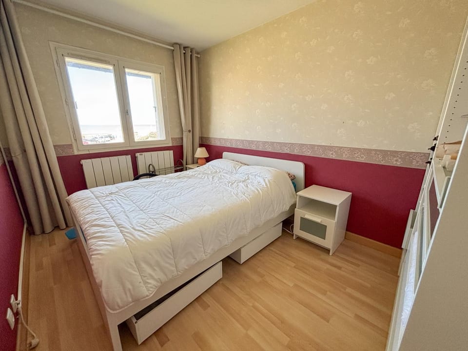 TV and multimedia, Bedroom, wardrobe