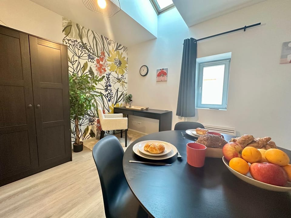 Dining area, storage