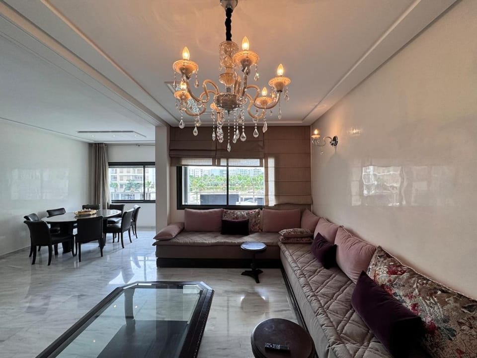Appartement haut standing Vue champs de course Apartment in Fes