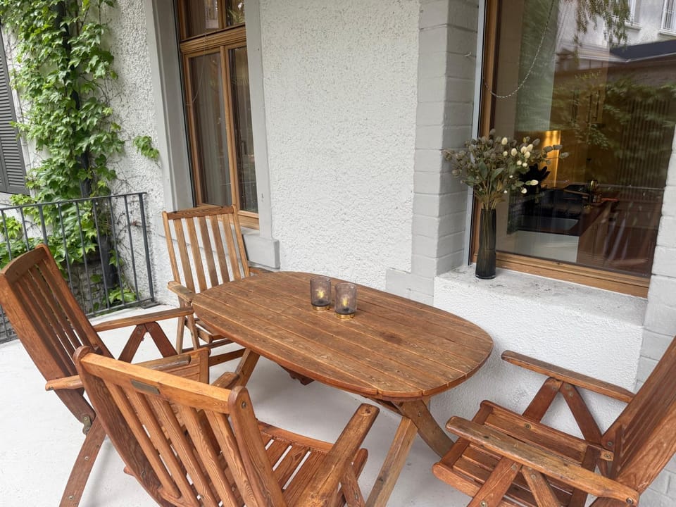Patio, Facade/entrance, Day, View (from property/room), Balcony/Terrace, Seating area, Dining area
