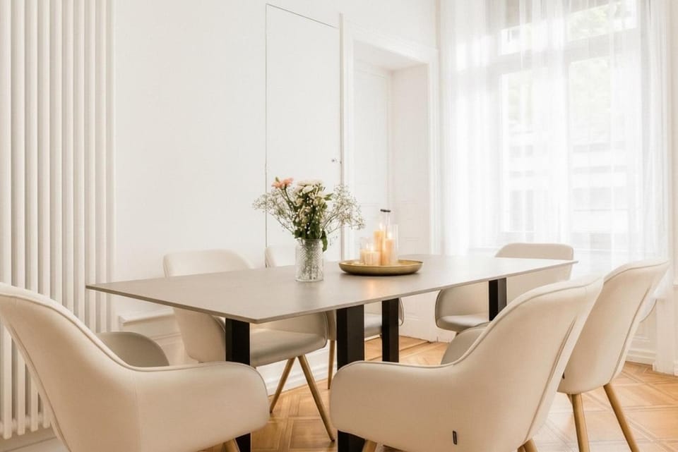 Living room, Seating area, Dining area