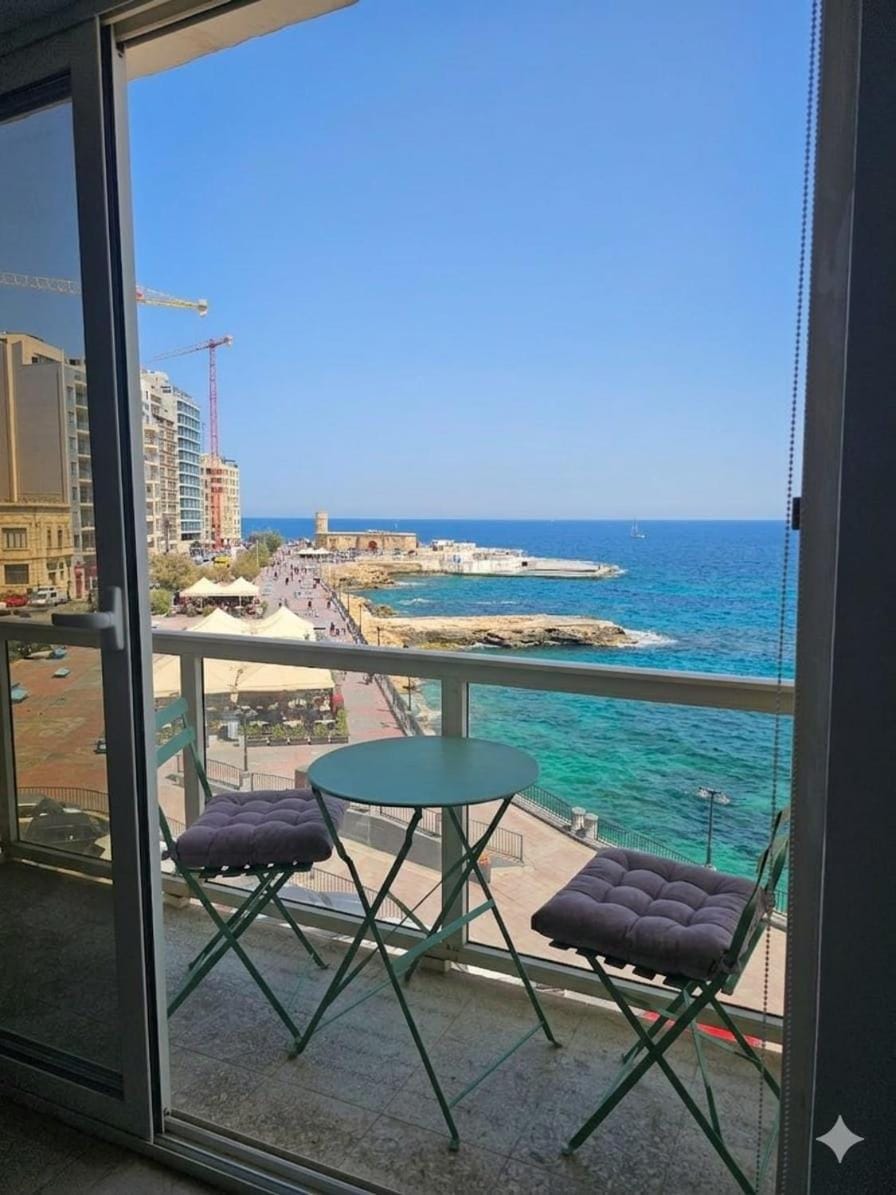 The Chapter - Sea View 12 Apartment in Sliema