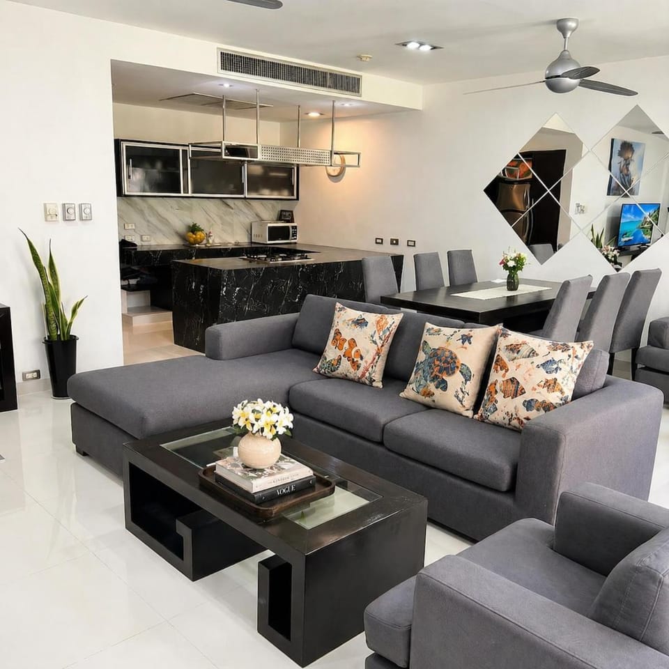 Kamala Hills 3BR Poolside Loft with Access to 3 Pools Apartment in Kamala