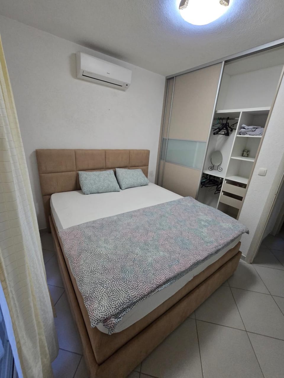 Villa with 4 bedrooms, jacuzzi and panoramic view of city and sea Villa in Montenegro