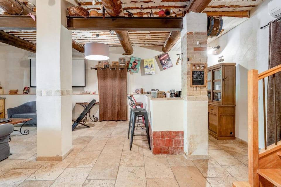 Le Mas des Mourguettes House in Le Thor