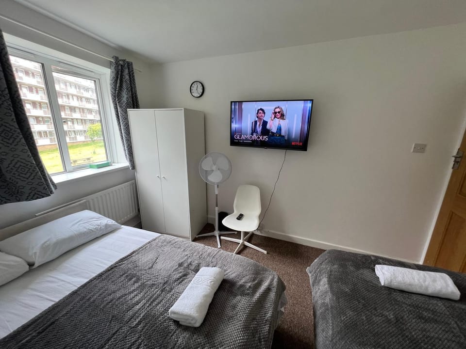 Cosy Central Rooms in Camden near Kings Cross Hostel in London Borough of Islington