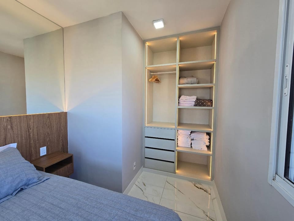 Bedroom, Guests, Sunrise, Family