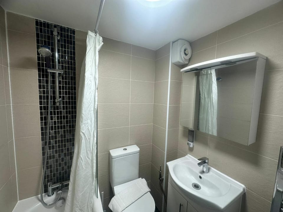Modern 2 BDR APT Havelock Road UB2 Apartment in Southall