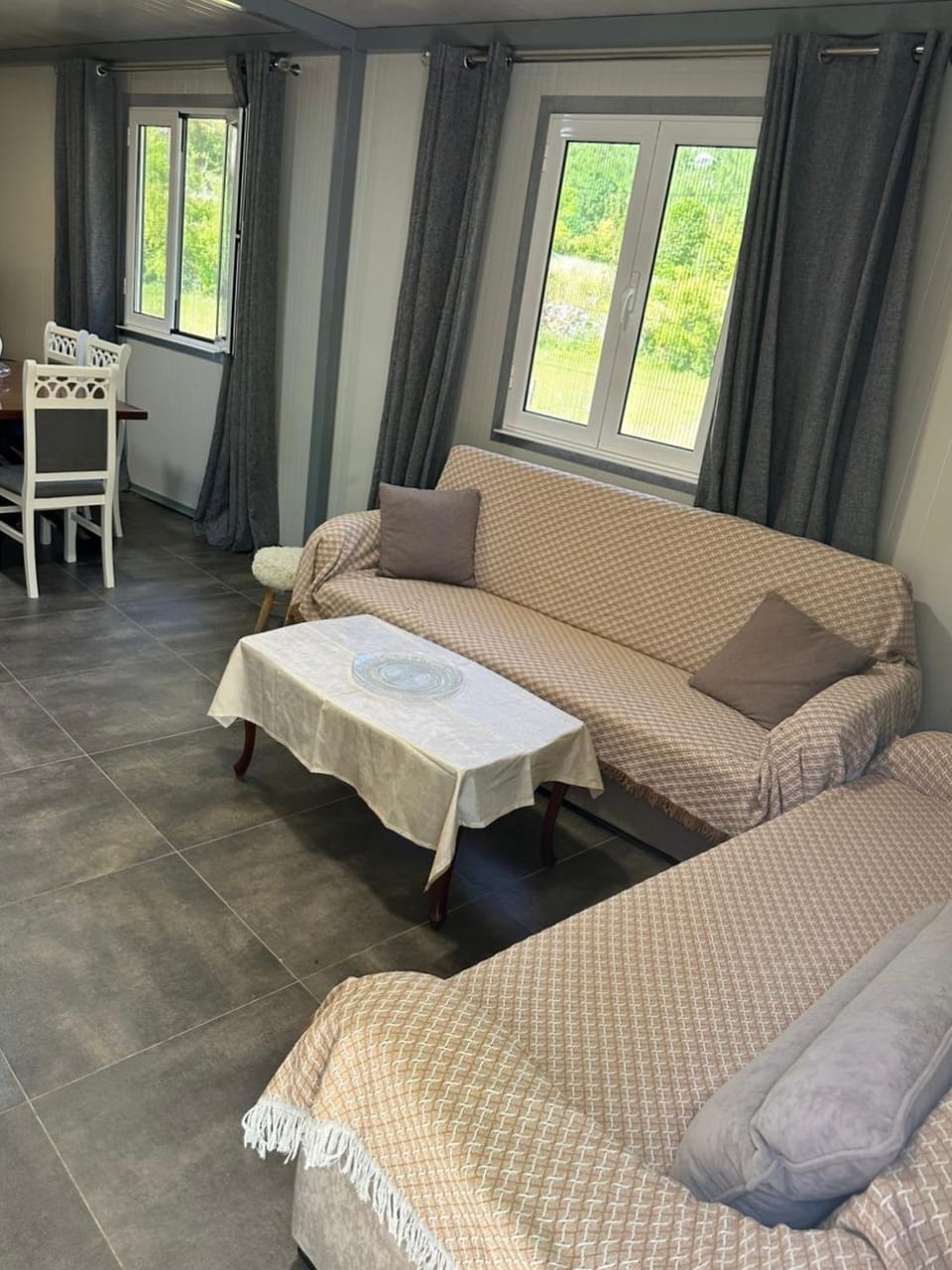 Living room, Dining area