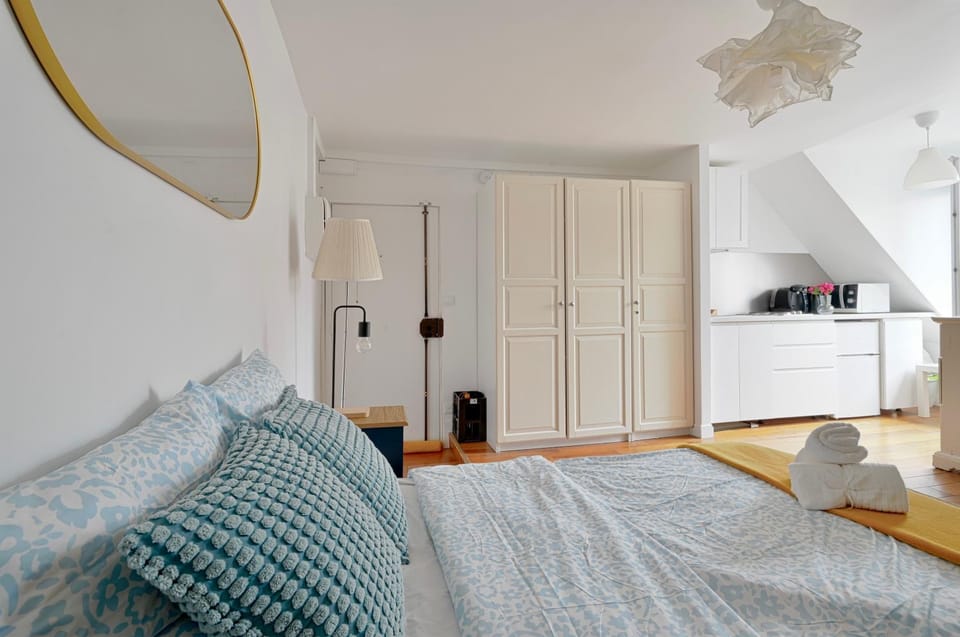 Bed, Kitchen or kitchenette, Photo of the whole room, Bedroom, wardrobe