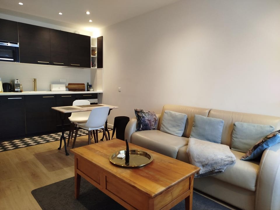 La SUITE de la Villa Voltaire Apartment hotel in Île-de-France
