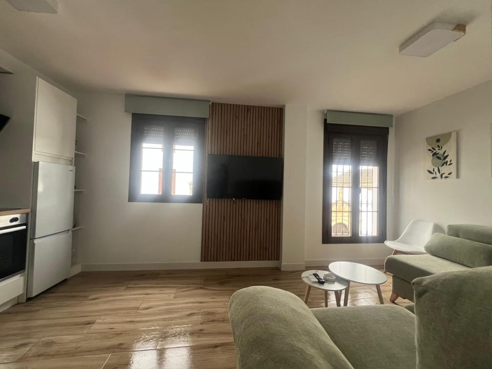TV and multimedia, Kitchen or kitchenette, Living room, Seating area
