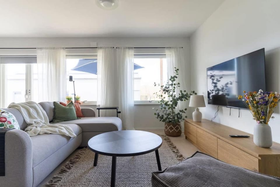 Spacious Three Bedroom Home w Patio and Workspace House in Skåne County