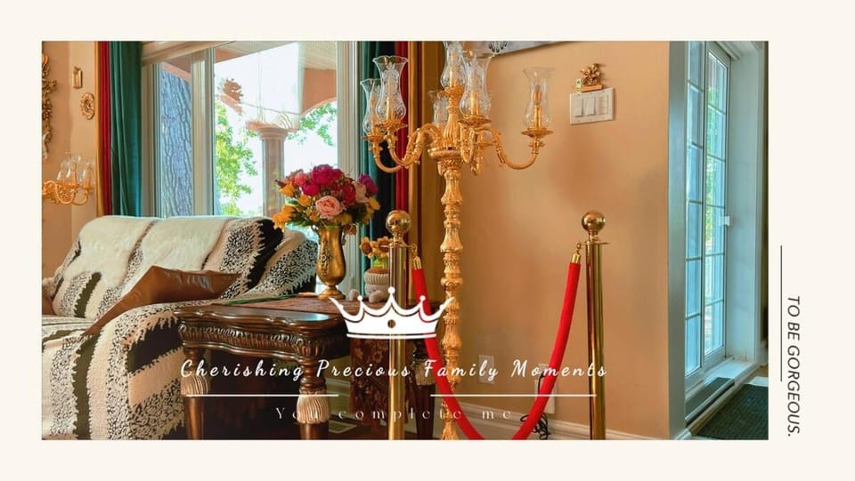 Luxury Riverside Villa with Magnificent RiverViews Villa in Laval