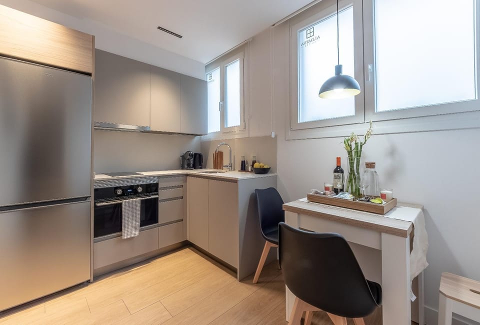 Estudio moderno adaptado en el centro de Gernika Apartment in Basque Country