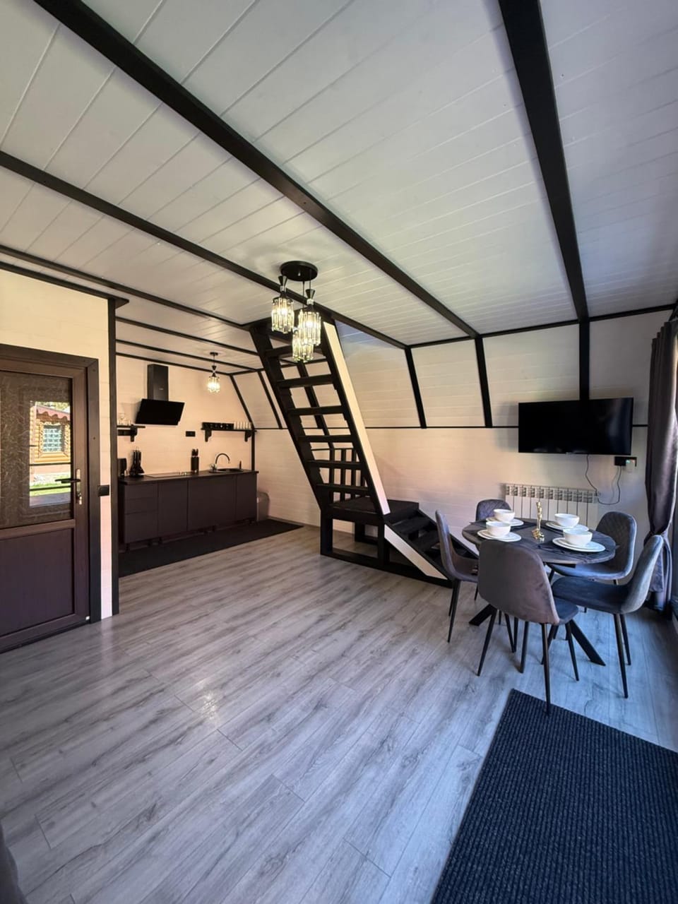 Living room, Photo of the whole room