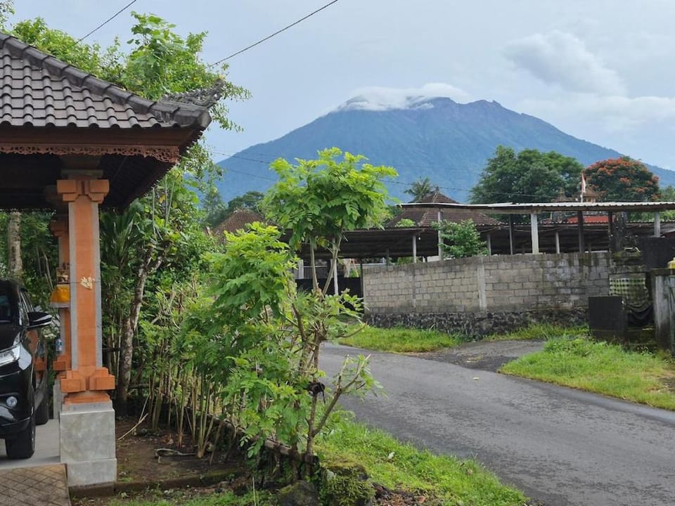 Cozzy Villa Taman near Sidemen Bali Villa in Selat