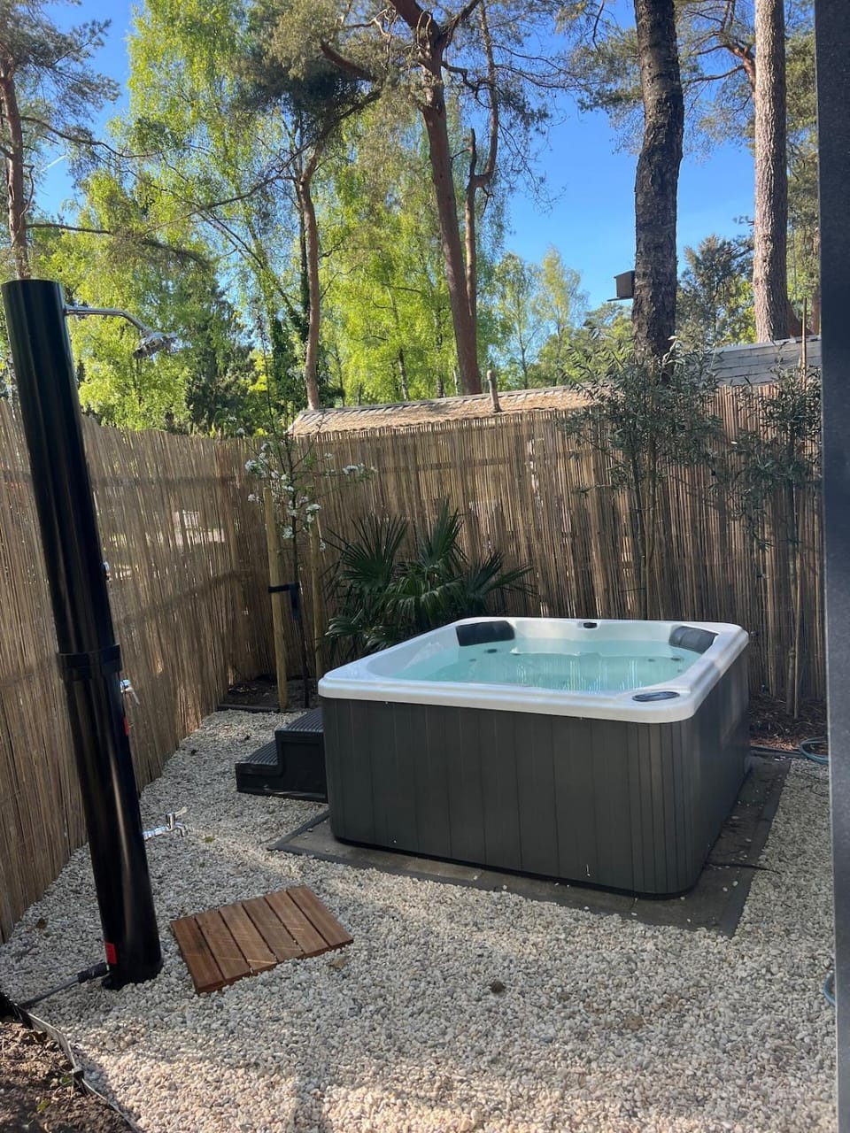 Garden, Hot Tub