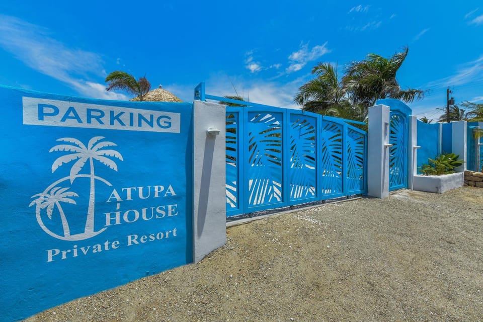 Facade/entrance, Property logo or sign, Street view