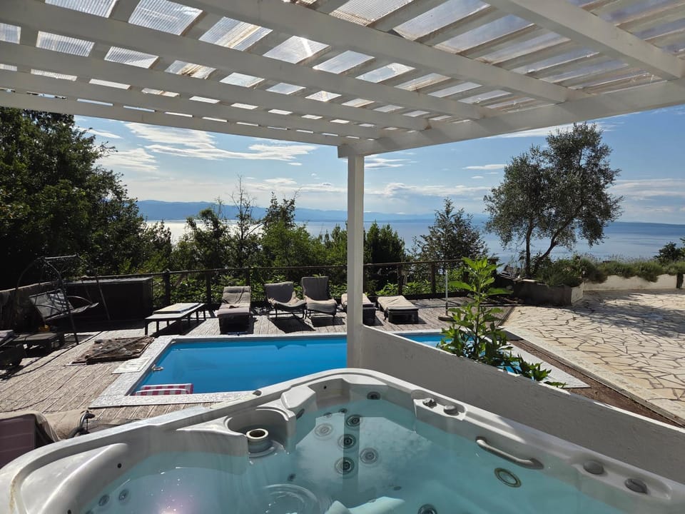 Ferienwohnung mit Pool und Jacuzzi Istrien Apartment in Primorje-Gorski Kotar County
