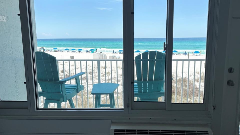 Beachfront King, Private Balcony,No fees-CC219 Pcb Apartment in Panama City Beach