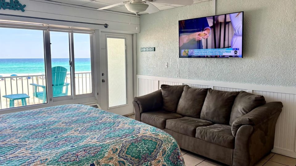 Beachfront King, Private Balcony,No fees-CC219 Pcb Apartment in Panama City Beach