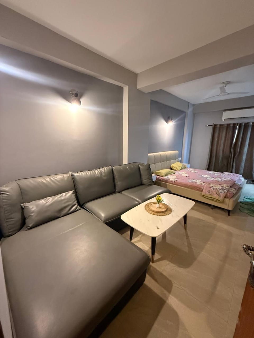 The Cozy Edits Apartment in Uttar Pradesh