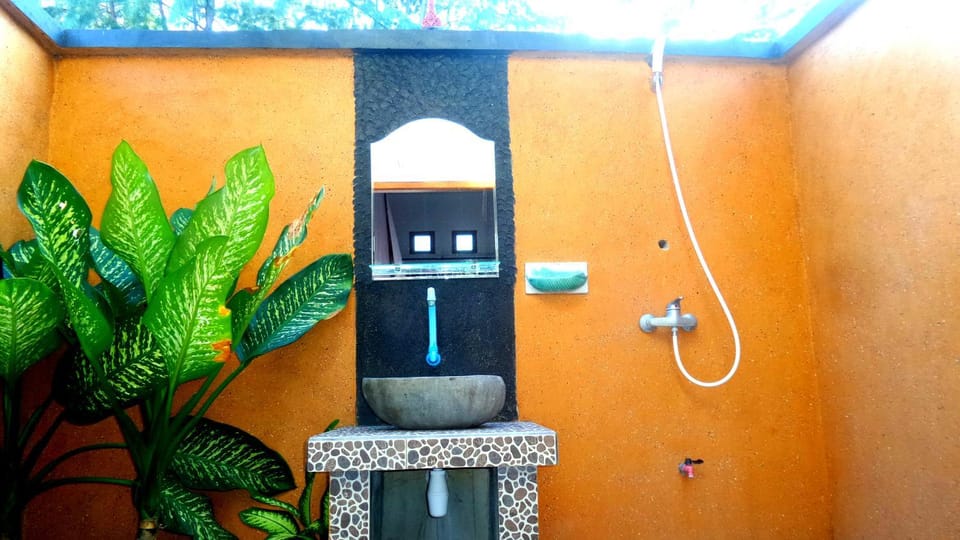 Saeri Matahari Bungalow Bed and Breakfast in Pemenang