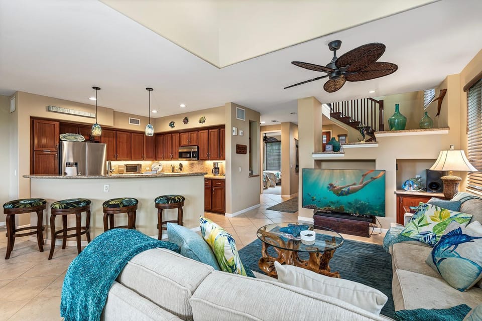 Kitchen or kitchenette, Living room