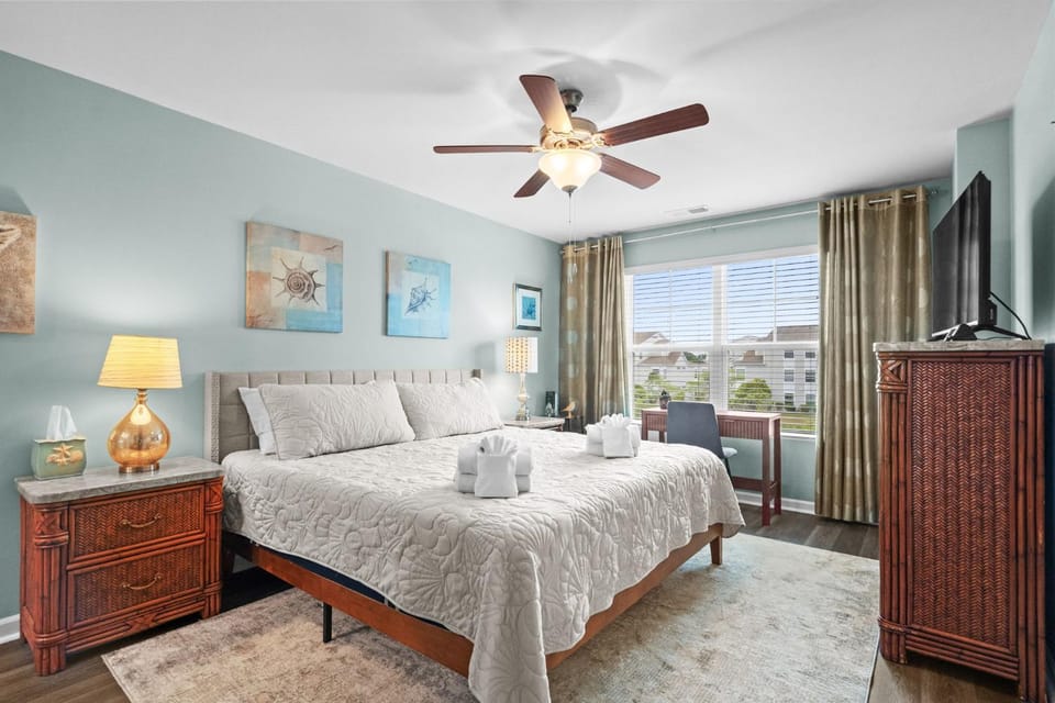 TV and multimedia, Photo of the whole room, Bedroom