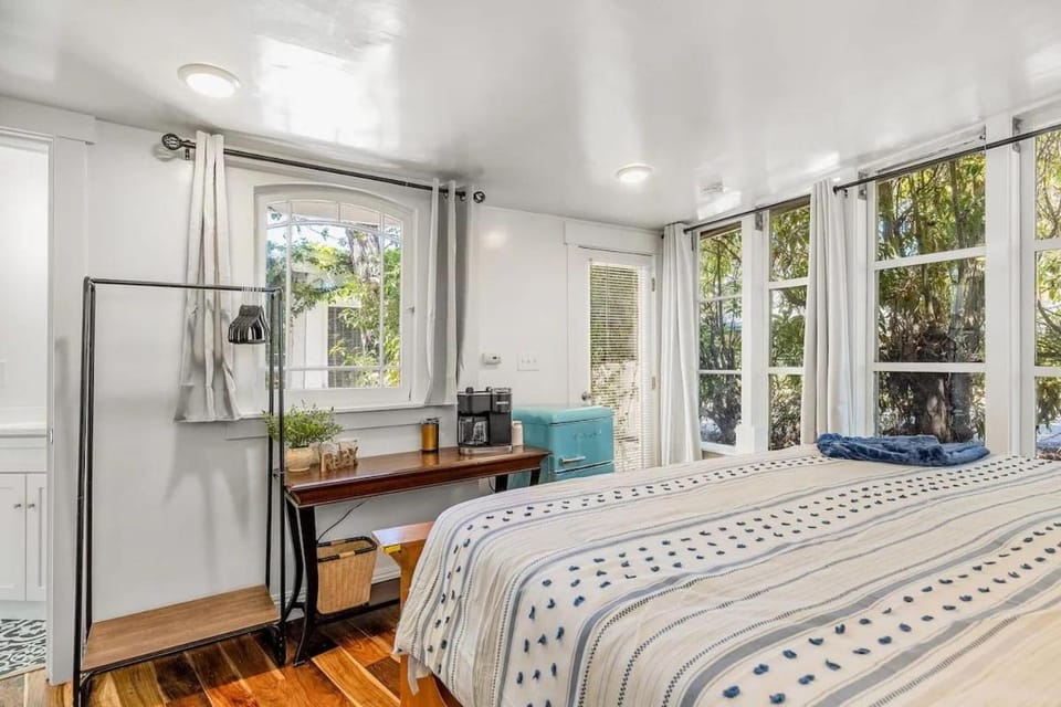 Coastal Guest Suite | King Bed, Steps to Town House in Summerland
