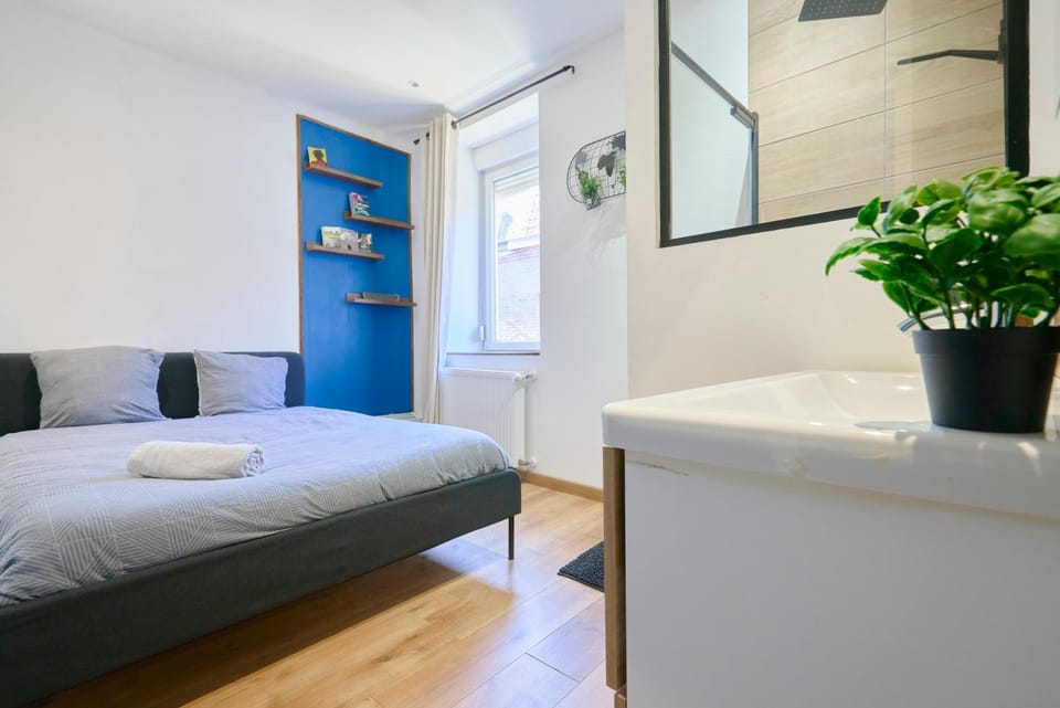 Bed, Photo of the whole room, Bedroom