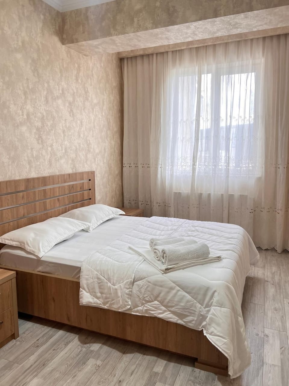 Bed, Bedroom, towels