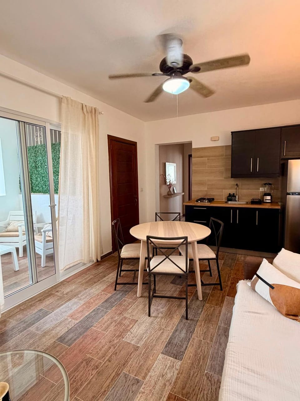 Vittoria House Garden Apartment in Los Melones