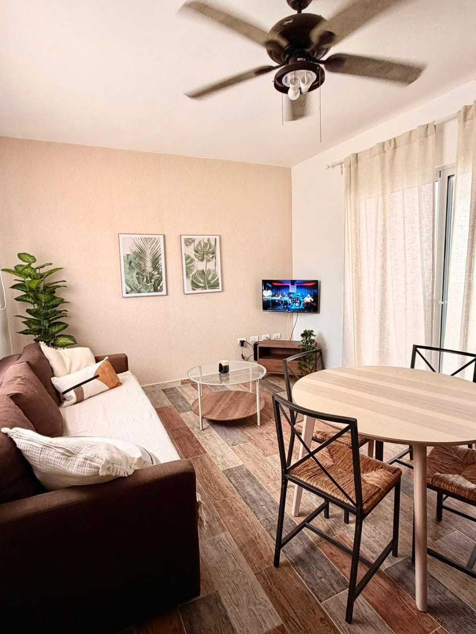 Vitoria House Garden Apartment in Los Melones