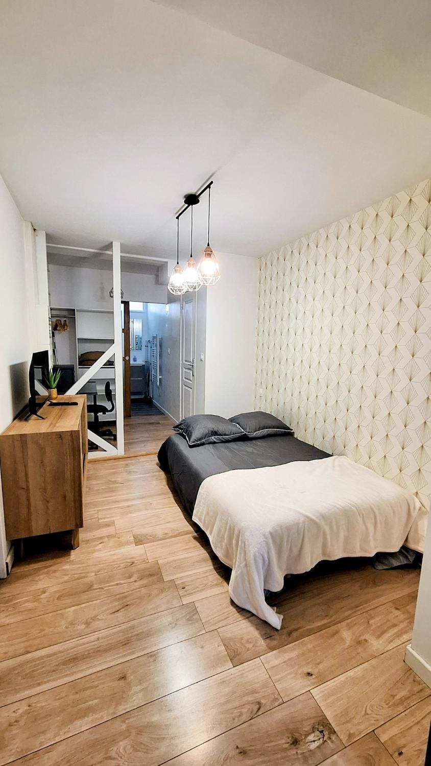 L'Escapade 1 - Studio Cosy et accès Terrasse Apartment in Troyes