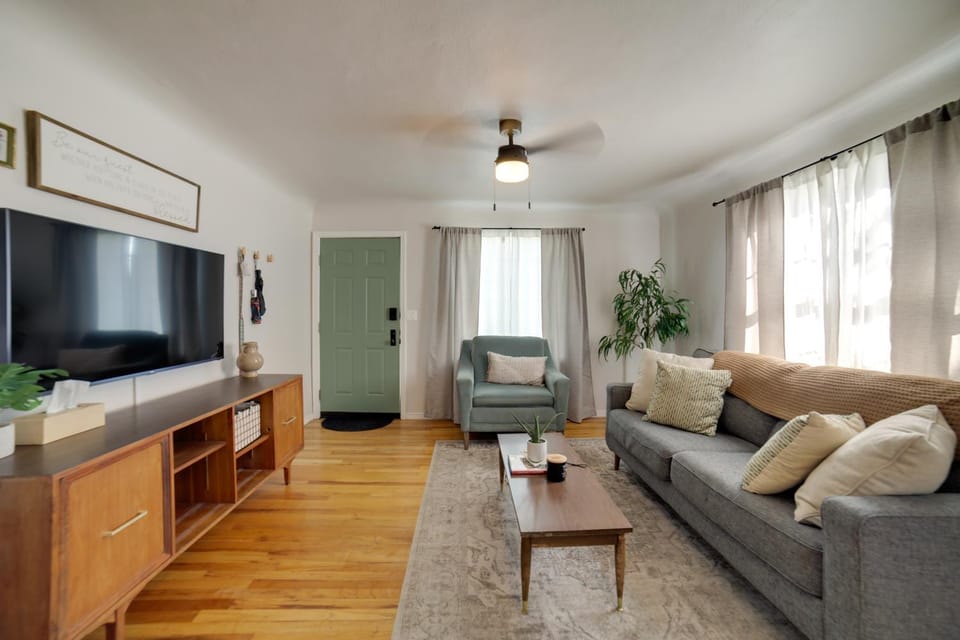 Walkable Home in Dtwn Caldwell! 1 Mi to Campus House in Caldwell