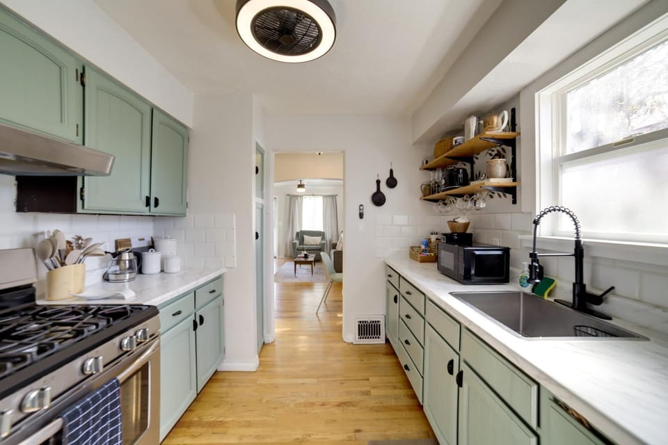 Walkable Home in Dtwn Caldwell! 1 Mi to Campus House in Caldwell