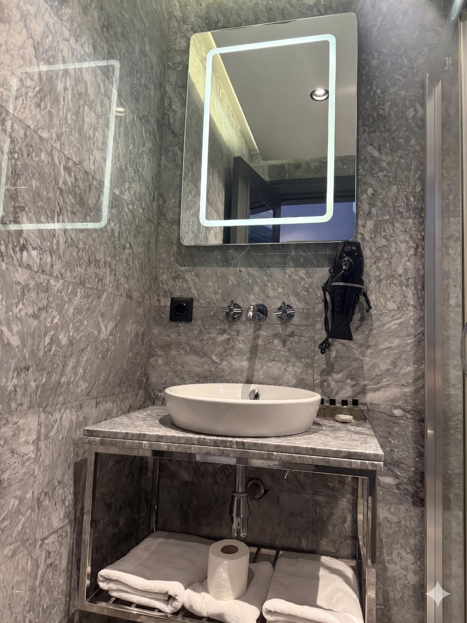 Shower, Bathroom, hair dryier