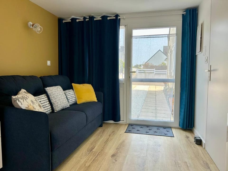 L Annexe studio avec terrasse proche des plages et casino Apartment in Ploemeur