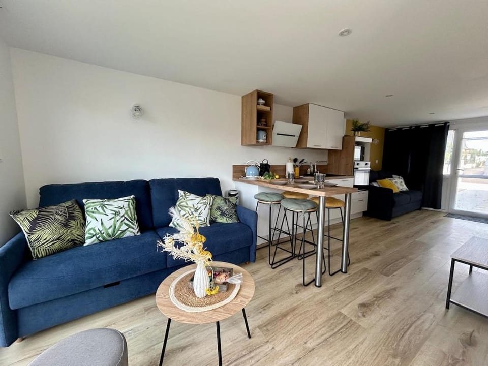 L Annexe studio avec terrasse proche des plages et casino Apartment in Ploemeur