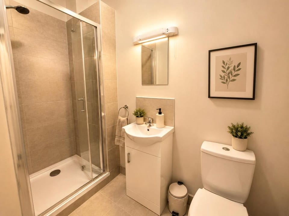 Shower, Toilet, Bathroom, towels