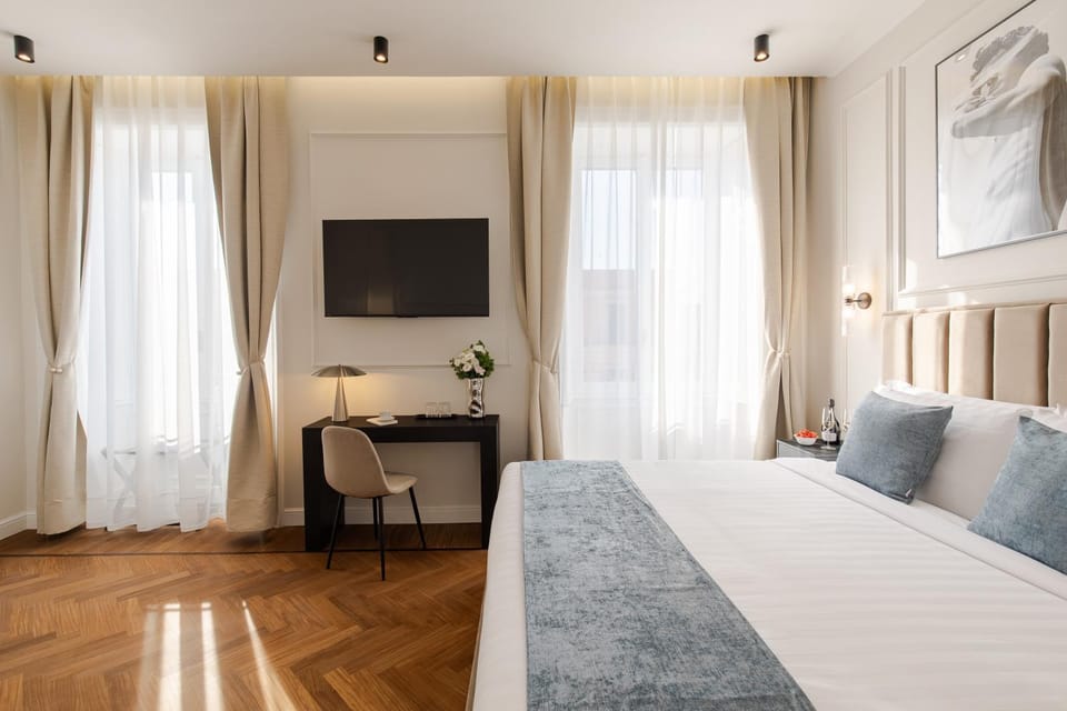 TV and multimedia, Photo of the whole room, Bedroom