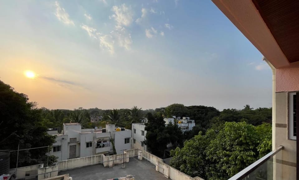 Urban Jungle Retreat Koramangla HSR Apartment in Bengaluru
