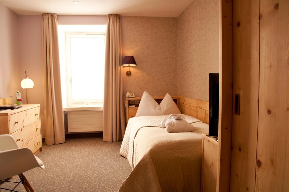 Sleep only Bed and Breakfast in Samedan