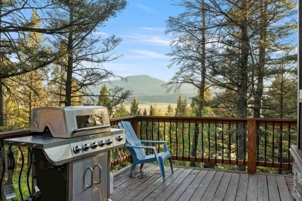 Two Top Stop - 15min to Yellowstone, Hot Tub, Arcades, BBQ House in Island Park
